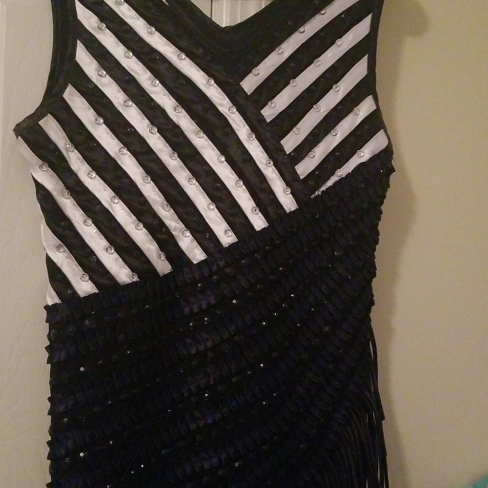Formal Dress - Picture 2 of 4